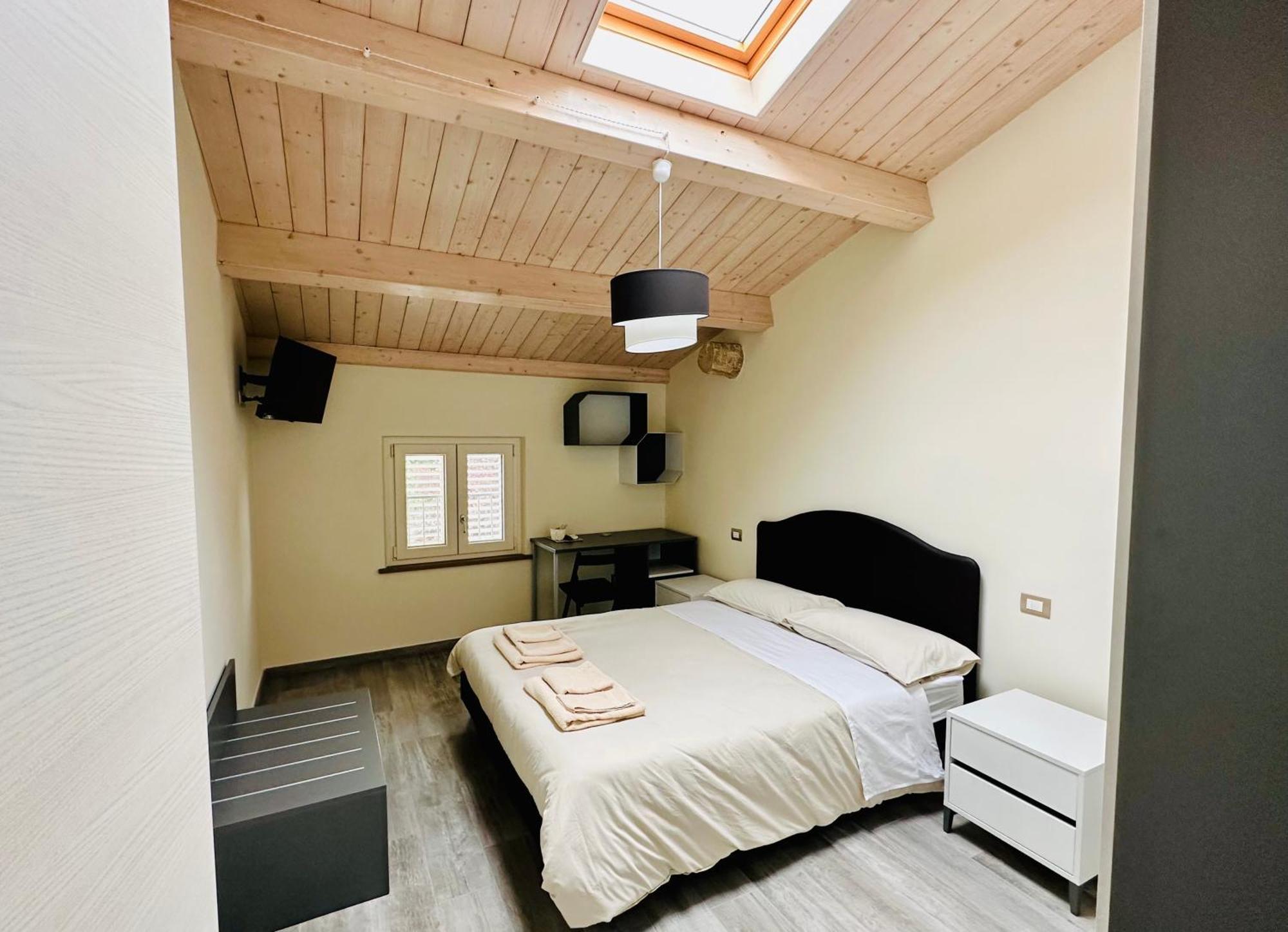 Locazione Turistica Rania Hotel Лука Екстериор снимка