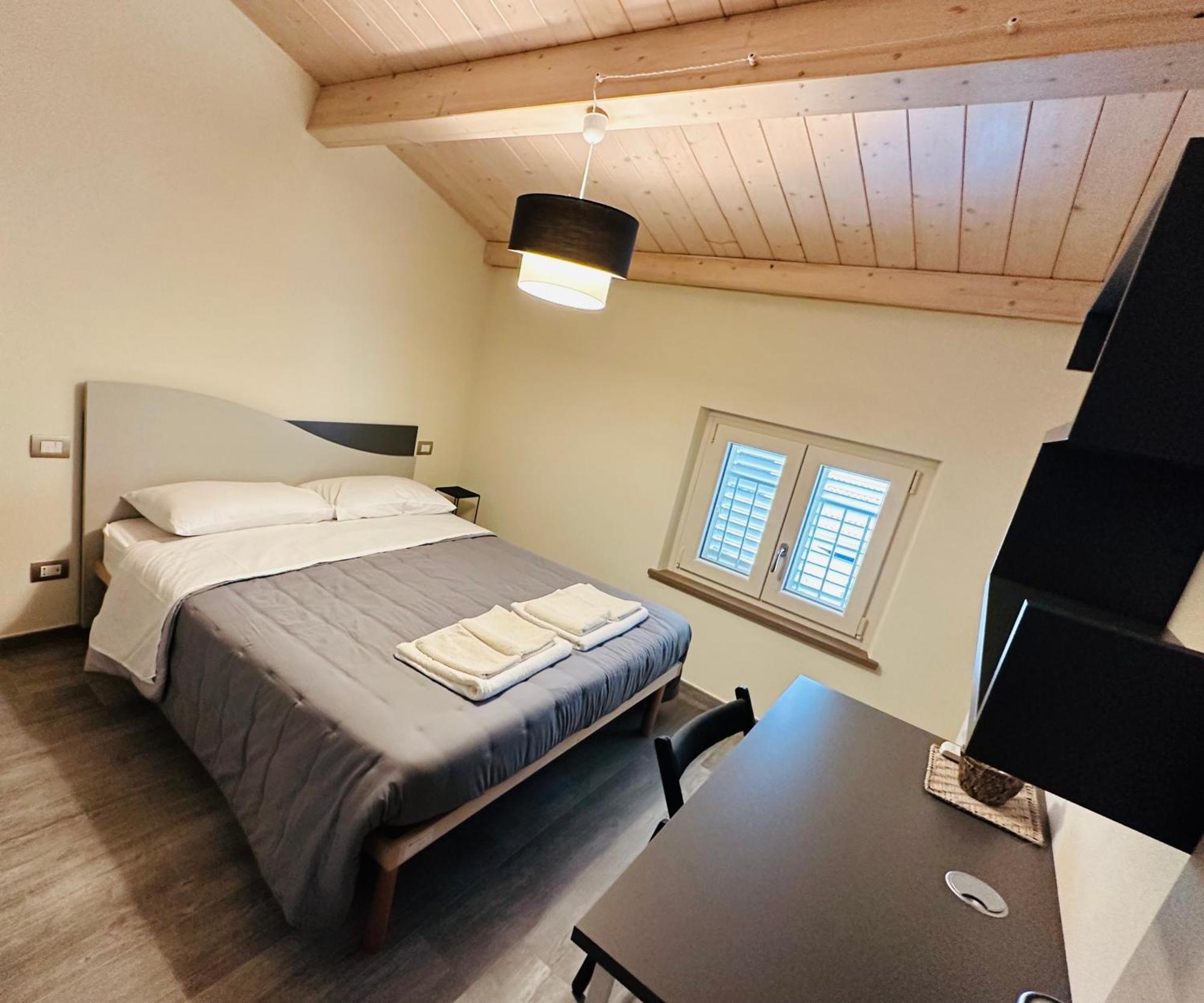 Locazione Turistica Rania Hotel Лука Екстериор снимка